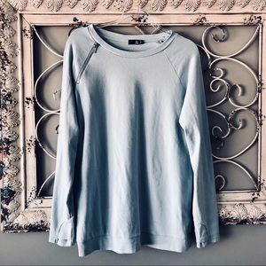 Baby blue sweatshirt, luxuriously soft!